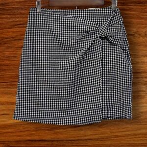 Black & White Skirt Seersucker Envelope  Size 1X Alaina Skies Are Blue Curvy NWT